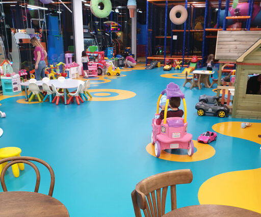 Дертски център Tон Бонбон Mall Plaza