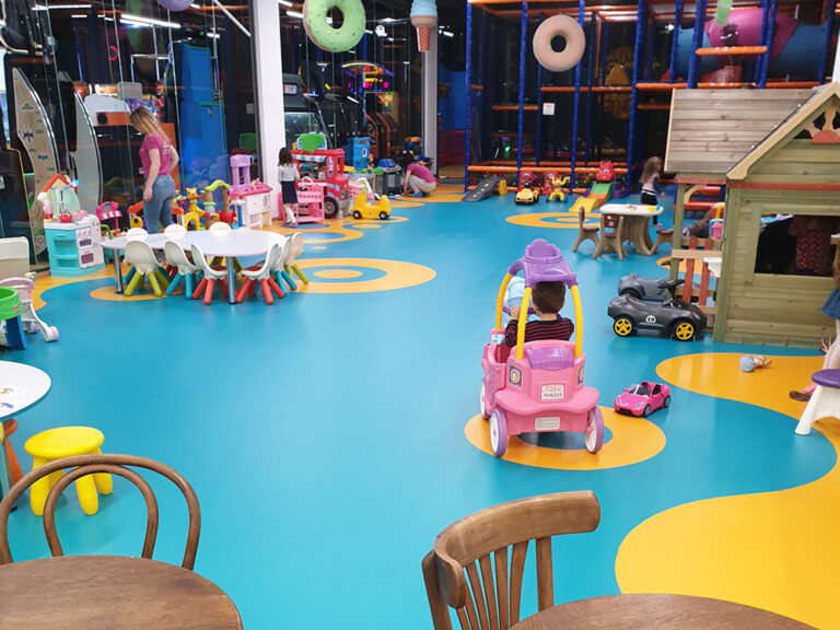 Дертски център Tон Бонбон Mall Plaza
