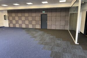Монтаж на мокет и ламперия Kostal