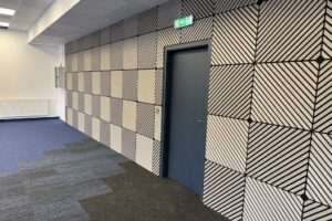 Монтаж на мокет и ламперия Kostal
